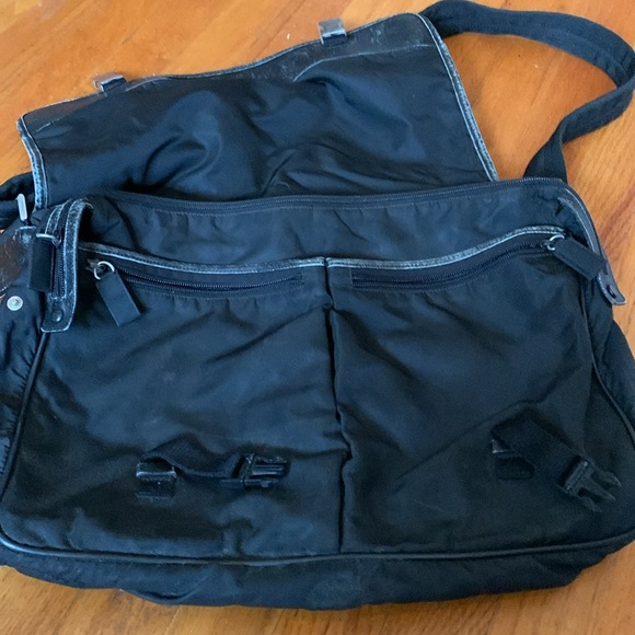 Vintage Prada Nylon Messenger Bag - Picture 4 of 4